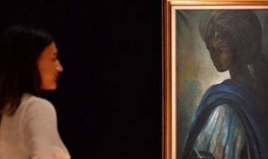 "Mona Lisa" Nigeria Dipamerkan di Kampung Halaman