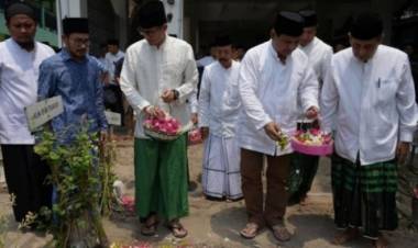 Gunakan Hadist, Sekum Bamusi Kritik Sandi Langkahi Makam Kyai Bisri