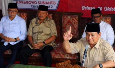 Memanas! TKN Jokowi-Maruf Laporkan Prabowo-Sandi ke Bawaslu 