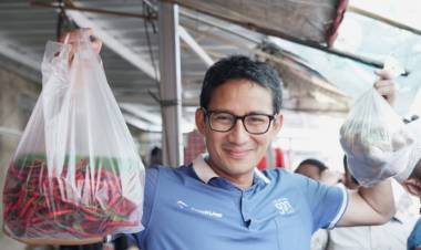 Heboh Belanja Jengkol, Sandiaga ke Pasar Stan Tajem Maguwoharjo Sleman