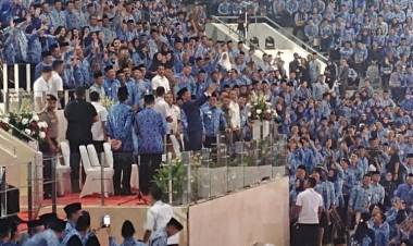 Revolusi Industri, Jokowi Minta ASN Manfaatkan Teknologi Layani Masyarakat 