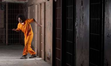 Polisi Baru Tangkap 4 Napi, Ratusan Lainnya Buron 