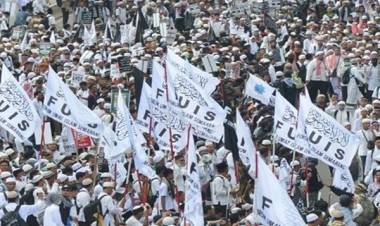 Peneliti Intelijen Sebut Mayoritas Peserta Reuni 212 Pendukung Prabowo-Sandi