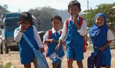 1.519 Murid TK Dharmasraya Kampanye Makan Ikan 