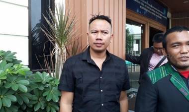 Adik Vicky Prasetyo Dibacok dan Dibegal di Cikarang