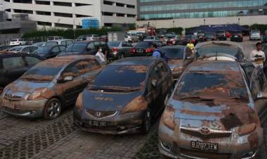Bagaimana Cara Mengenal Mobil Bekas Terendam Banjir? 