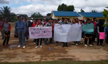 Dipungut Biaya Tower Rp95.000 Per Tahun, Siswa SMAN 3 Sarolangun Tuntut Mundur Kepsek