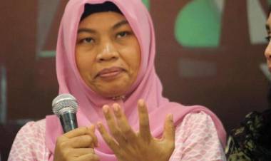 MA Vonis Nuril 6 Bulan Bui, Karir Haji Muslim Jeblok dan Keluarga Malu!