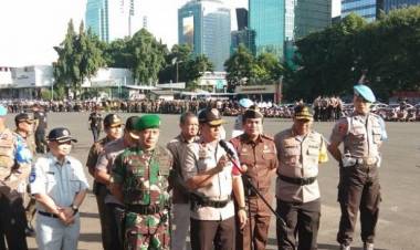 Kapolri Ingatkan Aksi "Sweeping" Saat Natal