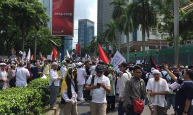 Massa Tuntut Hentikan Pelanggaran HAM Muslim Uighur