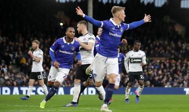 MEMALUKAN! Fulham Disingkirkan Tim Kasta Empat Oldham Athletic
