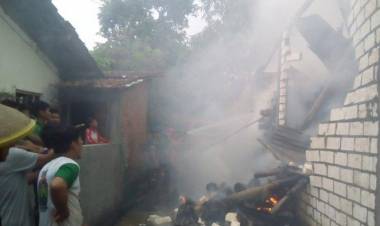 Akibat Rokok, Gudang Kertas di Kudus Terbakar
