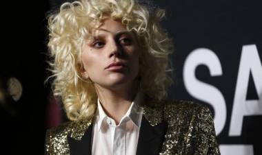 Meski Menang Critics Choice Awards, Lady Gaga Berduka