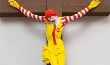 Abunassar: Salib 'McJesus' Hina Simbol Kristen