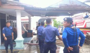 Rumah Warga Bungo Nyaris Terbakar Hebat