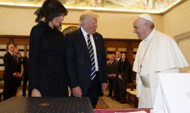 Soal Program Donal Trump, Paus Sebut Ketakutan Pada Imigran Membuat Jadi Sinting