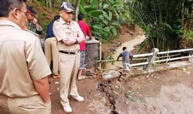 Tanah Longsor dan Banjir Landa Utara Sukabumi