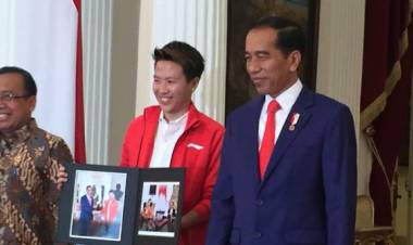 Gantung Raket, Jokowi: Indonesia Kehilangan Butet dan Segera Jadi PNS