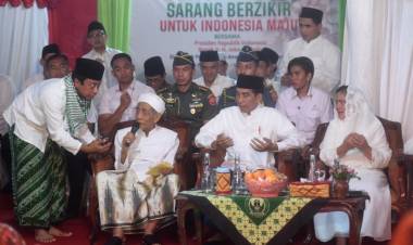 Rommy Sebut Mbah Maimoen Salah Mengucap Doakan Keberhasilan Prabowo