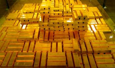 Ratusan Ribu Hektar Timbunan Emas di Jatim, Berkah Atau Musibah? 