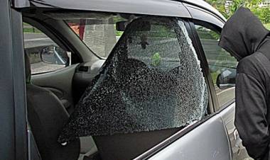 Dosen di Merangin Dirampok, Kaca Mobil Dipecah