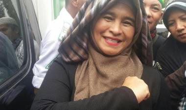 Neno: Saya Aktris Terbaik, Baca Doa Apapun Menangis