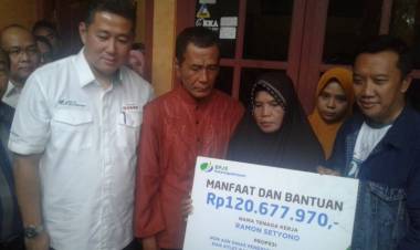 BPJS-TK dan Menteri Imam Serahkan Santunan Kematian Kepada Atlet dan Non ASN