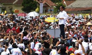 Soal Isu Legalisasi Kawin Sejenis, Jokowi: Itu Hoaks!