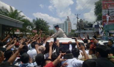 Prabowo: Pemerintah Sekarang Memperkaya Diri Sendiri & Membangun Dinasti 15 Tahunan 