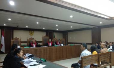 Pegawai MA Sarankan "Ngebom" Duit ke Hakim Pengadilan Medan