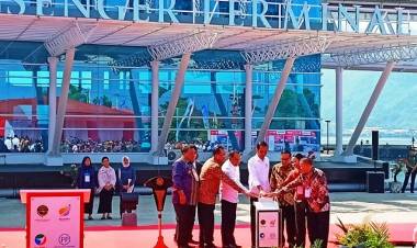 Resmikan Pelabuhan Sibolga, Jokowi: Saya Datang Kesini Dulu Banyak Lubangnya, Kini Kok Mulus Sekali