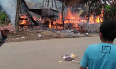Ditinggal Sebentar, Rumah Makan Milik Warga Jangkat Ludes Terbakar