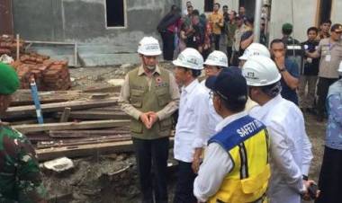 Tinjau Rumah Tahan Gempa, Jokowi: Kalau Saya Pas Nggak Kesini Jangan Merasa Ditinggalin