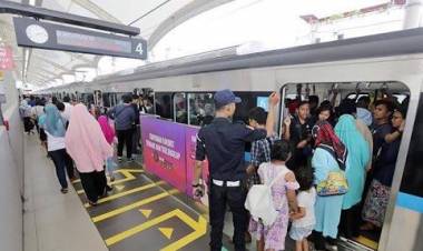 Tepuk Tangan Membahana di Peresmian MRT Itu untuk Pekerja atau Jokowi?