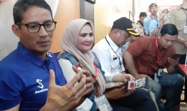 Sandiaga Uno Sarapan Bareng Media di Kalbar, Cerita Soal Rocket Chicken