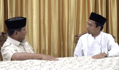 Terharu, UAS Kasih Tasbih Kesayangan dan Minyak Wangi untuk Prabowo