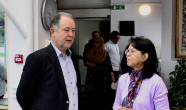 Mantan Menlu Slowakia Pavol Demes Pantau Pemilu di KBRI Bratislava