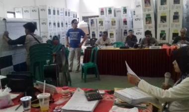 Saksi 02 Ngotot Ada Kecurangan, Ketua PPK Kumpeh Ulu Malah Bilang Begini