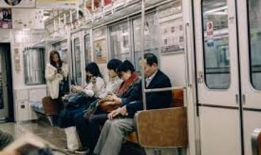 Viral, Mahasiswi Alami Pelecehan Seksual di Kereta Api Indonesia