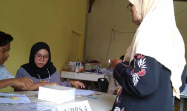 Masyarakat Padang Antusias Coblos Ulang Pemilu