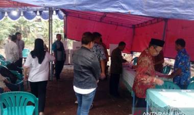 Warga Antusias Ikut PSU di TPS 163 Pulogebang Jakarta Timur, Eva: Pengin Aja Suara Saya Terhitung