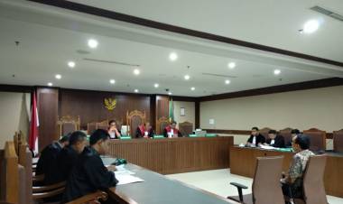 Deputi IV Kemenpora Terima Rp400 Juta dan Ponsel dari KONI