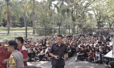 Polisi Amankan Aksi Vandalisme Massa Tak Dikenal di Bandung 