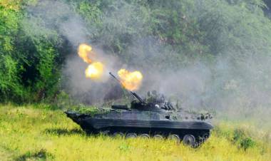 1.000 Marinir Unjuk Kemampuan Tempur di Situbondo