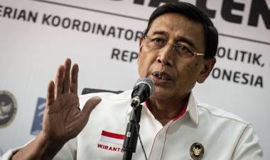 Blokir Kirim Gambar di WA-FB-IG, Wiranto: Ini Upaya Amankan Negeri