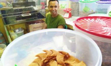 Jelang Lebaran Kue Kering Tradisional Aceh Jadi Buruan