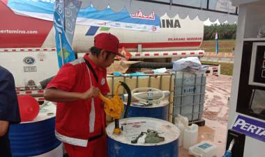 Menimba Tetesan Minyak di Trans-Sumatera