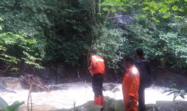 Korban Innova Masuk Jurang di Batang Agam Masih Dicari Tim SAR