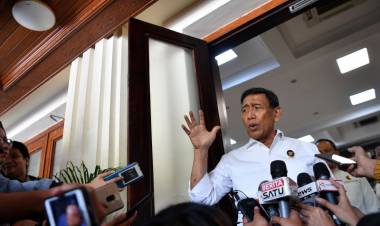 YLBHI Bakal Gugat Tim Asistensi Hukum, Wiranto: Memang Lucu Juga ya