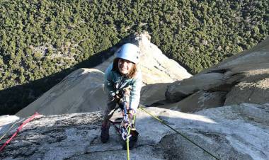 Bocah Perempuan 10 Tahun Taklukkan Tebing Granit El Capitan 900 Meter